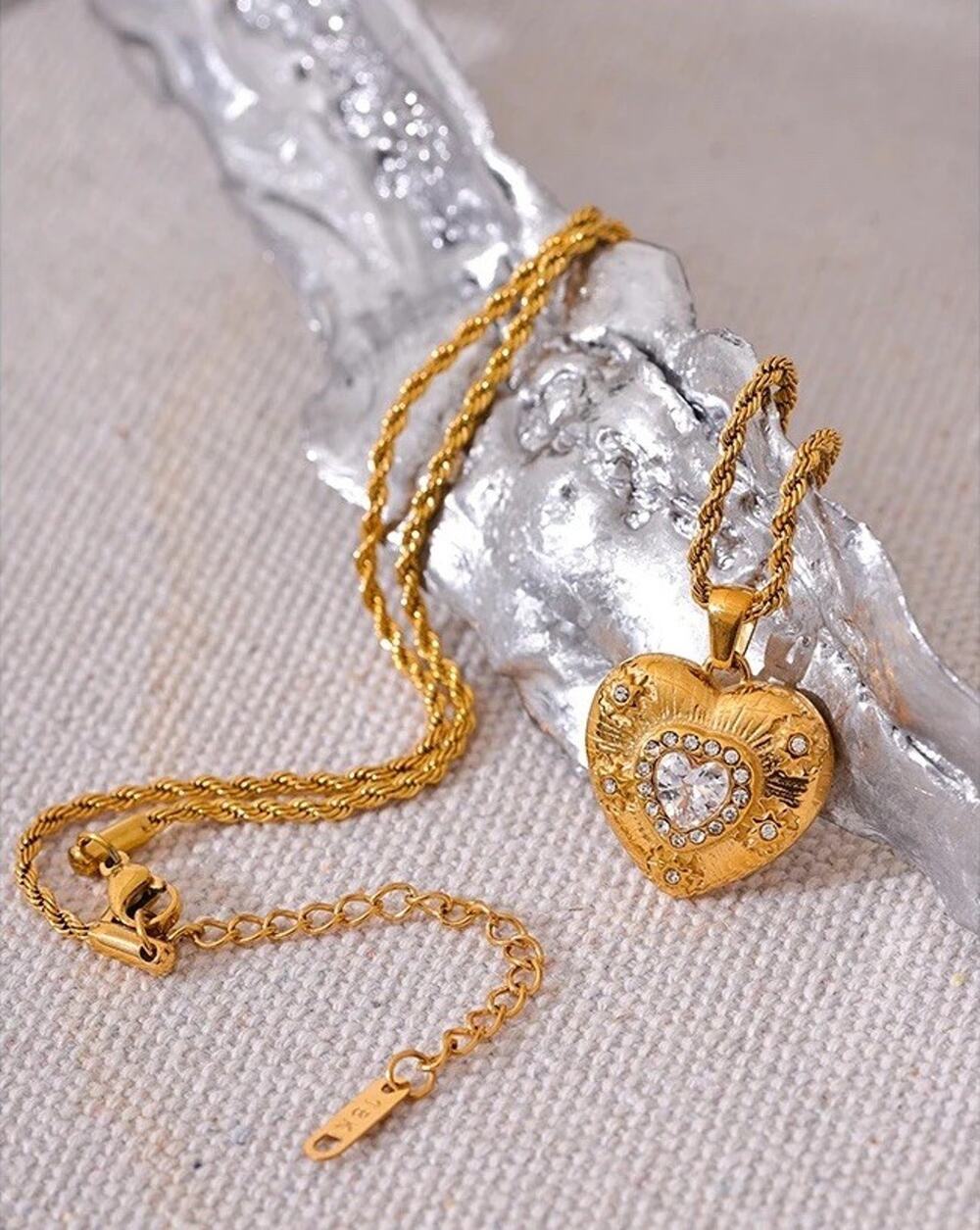 Anthropologie Heart Flower Celestial Necklace CZ Boho VTG Star Love Boho Gold